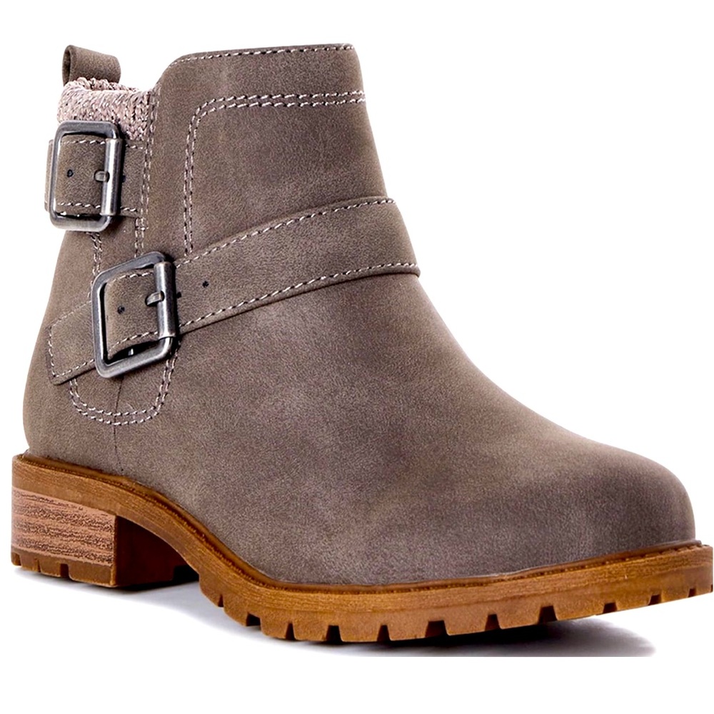 Girls sweater boots